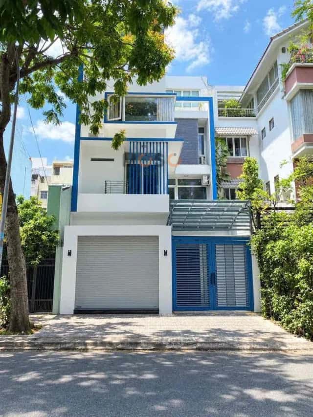 Townhouse 140 m² · 4 bed · Đường Nguyễn Thị Thập