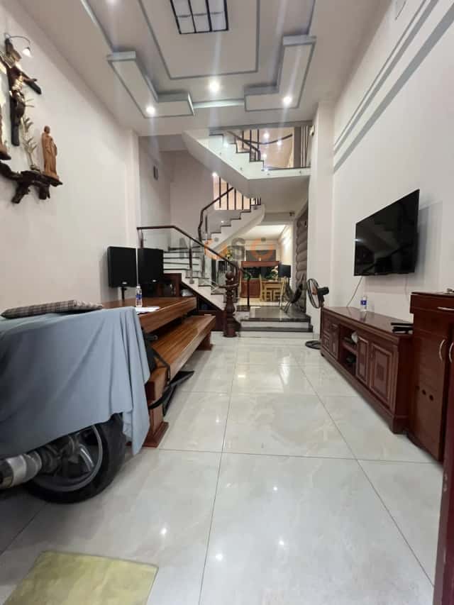 Townhouse 53 m² · 4 bed · lạc Long Quân