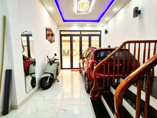 Townhouse 28.8 m² · 4 bed · Đường Láng
