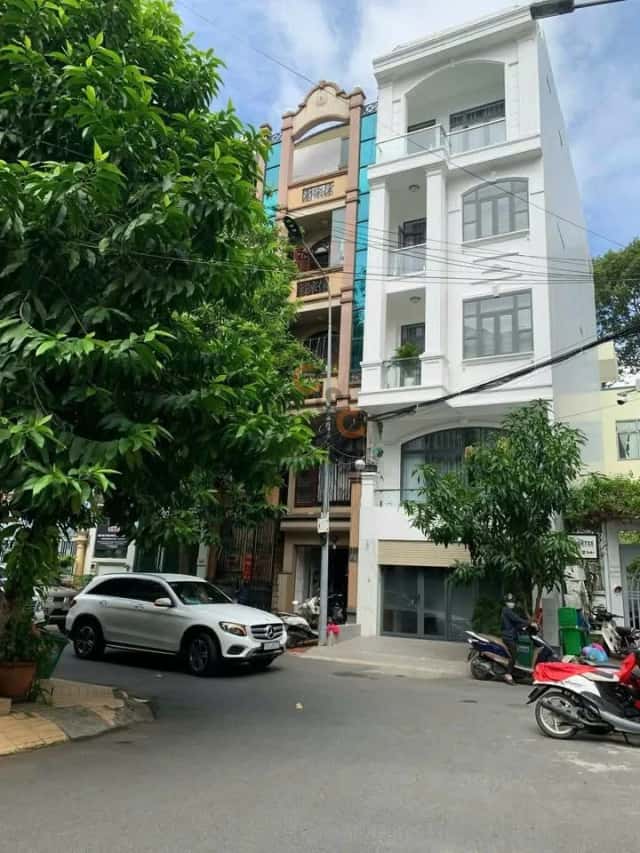 Nhà phố 85 m² · 6 PN · Huỳnh Lan Khanh