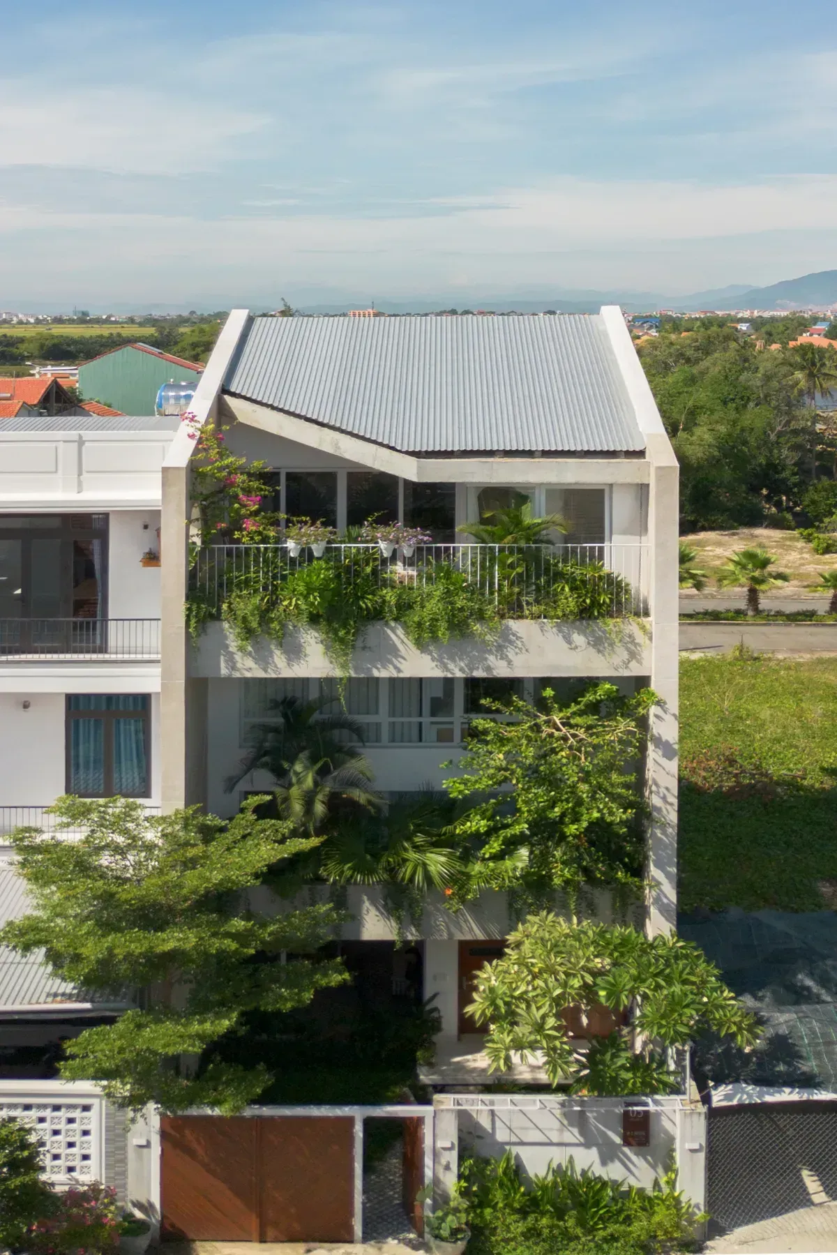 Ảnh nhà đẹp với không gian xanh 