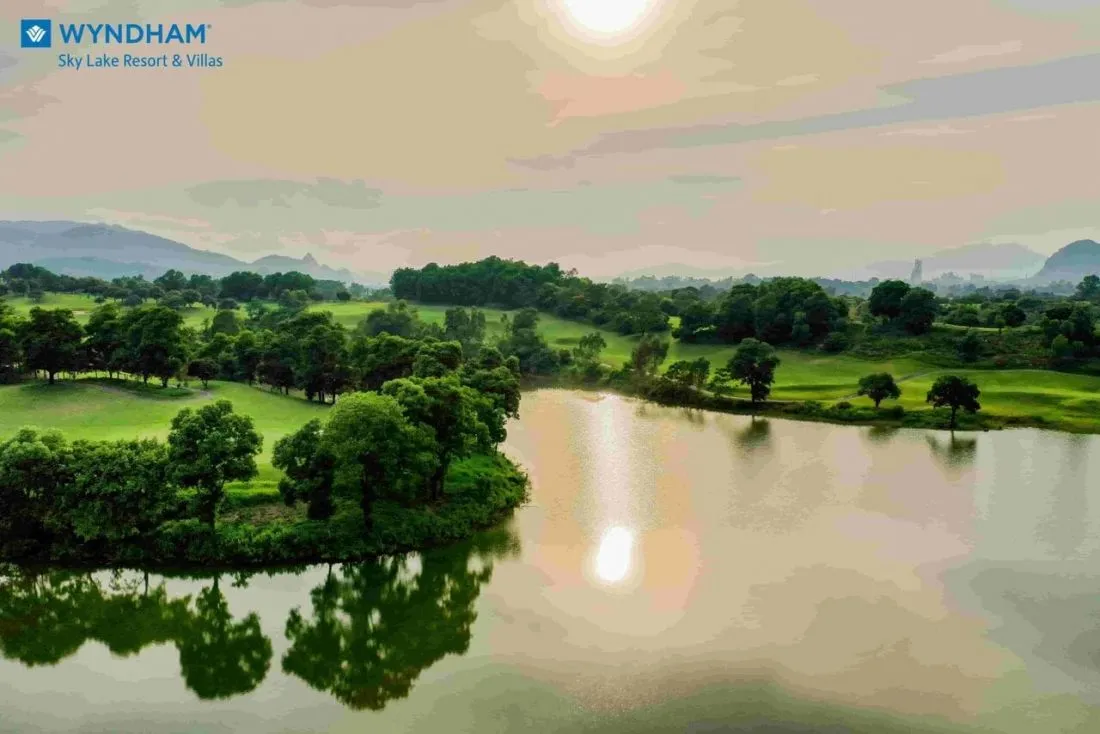 Wyndham Sky Lake Resort & Villas Chương Mỹ