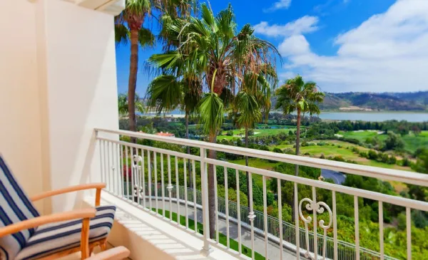 Golf View Luxury Apartment