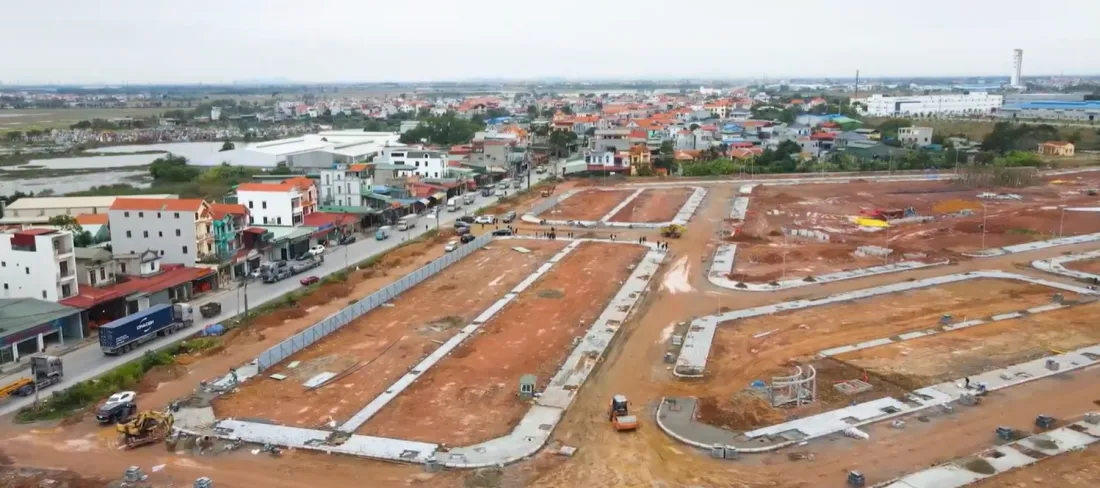 Phố chợ gỗ mỹ nghệ Đông Giao