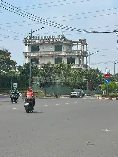 Cho thuê văn phòng Đường Tạ Quang Bửu Quận 8, TP.HCM – giá 40 triệu