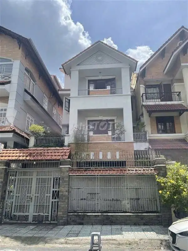 Bán nhà mặt tiền Hoa Lan Quận Phú Nhuận, TP.HCM – 5 phòng ngủ, giá 55 tỷ Bán nhà mặt tiền Hoa Lan Quận Phú Nhuận, TP.HCM – 5 phòng ngủ, giá 55 tỷ