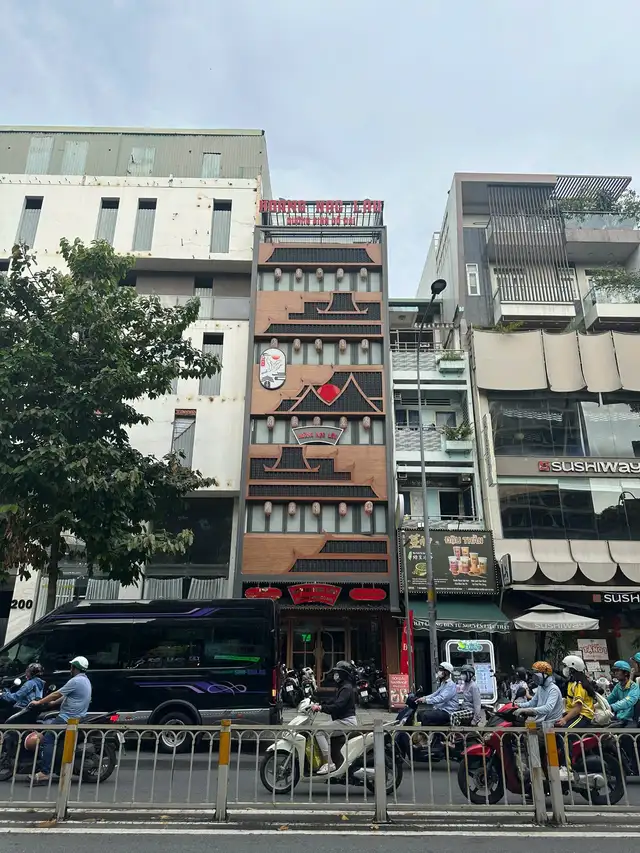 Bán nhà mặt tiền Nguyễn Tri Phương Quận 10, TP.HCM – giá 65 tỷ