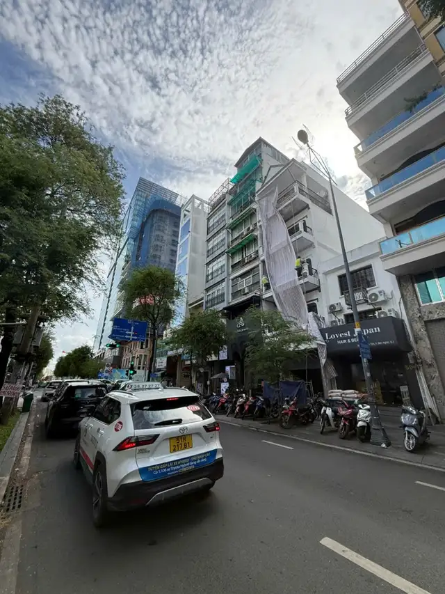 Bán nhà mặt tiền Lê Thánh Tôn Quận 1, TP.HCM – 5 phòng ngủ, giá 100 tỷ