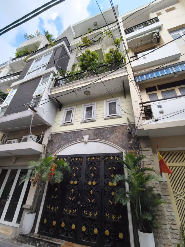 Bán nhà hẻm Lạc Long Quân Quận Tân Bình, TP.HCM – 5 phòng ngủ, giá 15.3 tỷ