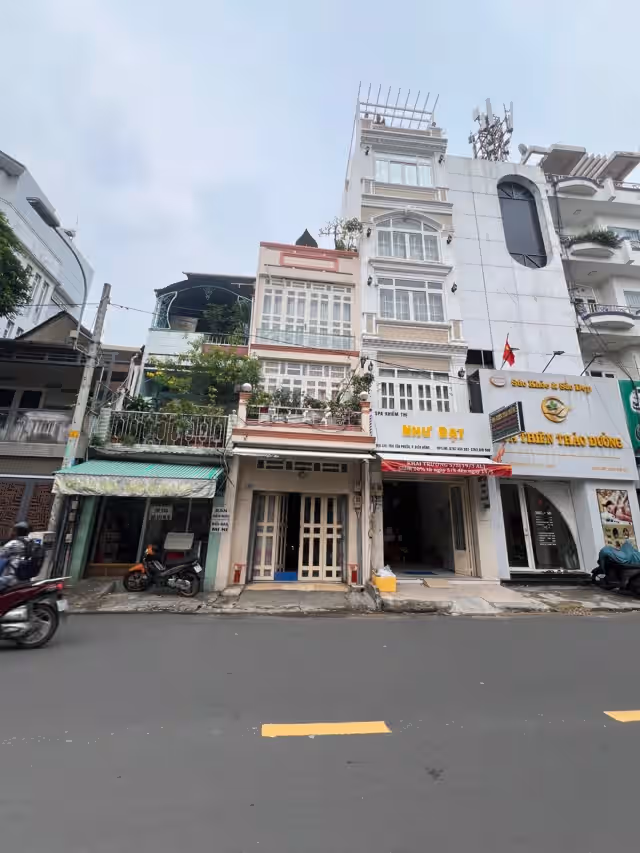 Bán nhà mặt tiền Tân Phước Quận 10, TP.HCM – 6 phòng ngủ, giá 10.5 tỷ Bán nhà mặt tiền Tân Phước Quận 10, TP.HCM – 6 phòng ngủ, giá 10.5 tỷ