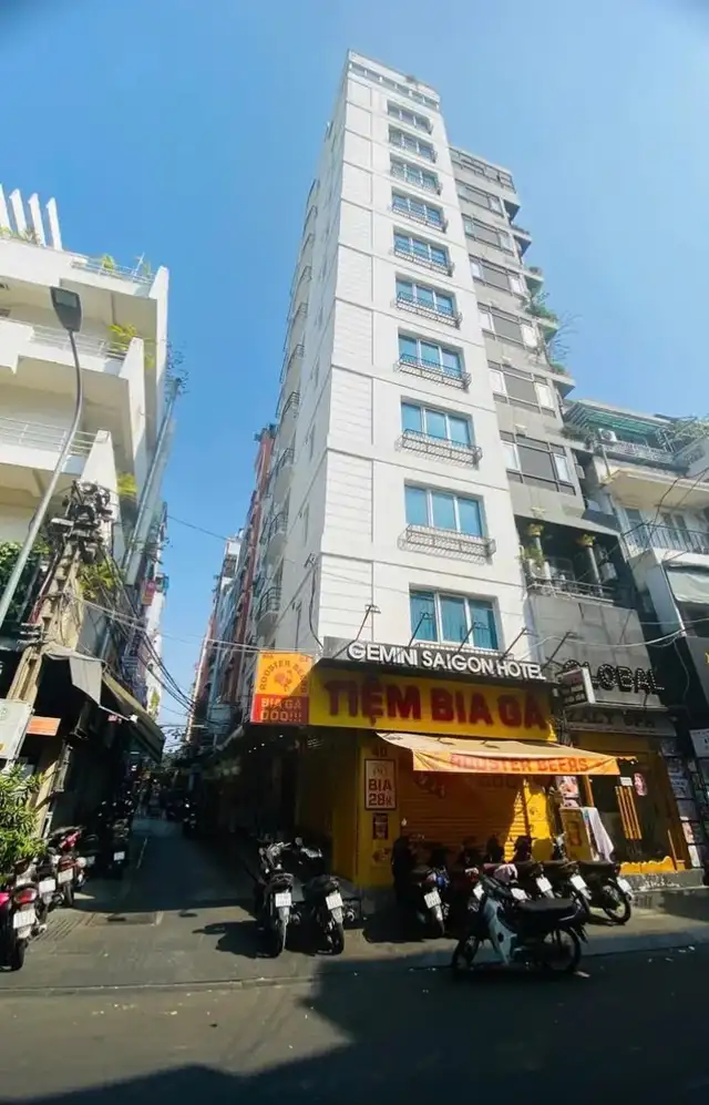Bán nhà mặt tiền Bùi Viện Quận 1, TP.HCM – 24 phòng ngủ, giá 80 tỷ