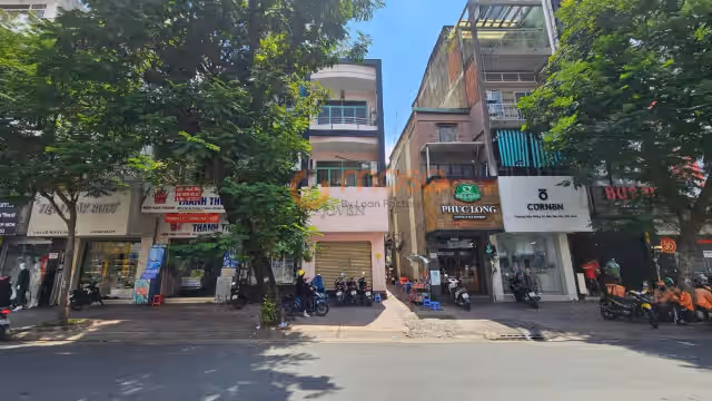 Bán nhà mặt tiền Đường Lê Văn Sỹ Quận 3, TP.HCM – 3 phòng ngủ, giá 32 tỷ Bán nhà mặt tiền Đường Lê Văn Sỹ Quận 3, TP.HCM – 3 phòng ngủ, giá 32 tỷ