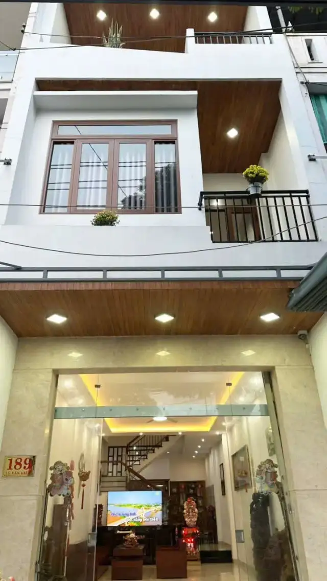 Bán nhà mặt tiền Đường Lê Văn Hiến Quận Ngũ Hành Sơn, TP. Đà Nẵng – 3 phòng ngủ, giá 10 tỷ