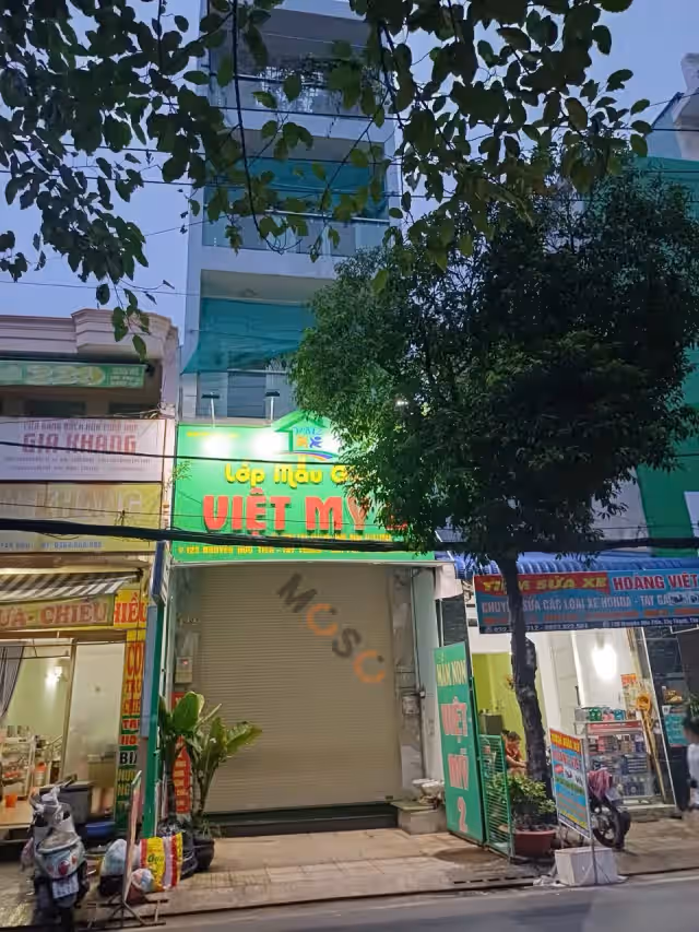 Bán nhà mặt tiền Nguyễn Hữu Tiến Quận Tân Phú, TP.HCM – 5 phòng ngủ, giá 13.5 tỷ Bán nhà mặt tiền Nguyễn Hữu Tiến Quận Tân Phú, TP.HCM – 5 phòng ngủ, giá 13.5 tỷ