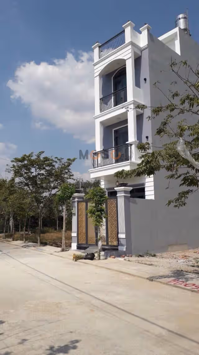 Bán nhà hẻm Lò Lu Thành phố Thủ Đức, TP.HCM – 4 phòng ngủ, giá 6.2 tỷ Bán nhà hẻm Lò Lu Thành phố Thủ Đức, TP.HCM – 4 phòng ngủ, giá 6.2 tỷ
