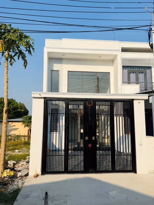 Bán nhà hẻm đường Quốc lộ 13 Thành phố Bến Cát, Bình Dương – 3 phòng ngủ, giá 2.2 tỷ Bán nhà hẻm đường Quốc lộ 13 Thành phố Bến Cát, Bình Dương – 3 phòng ngủ, giá 2.2 tỷ