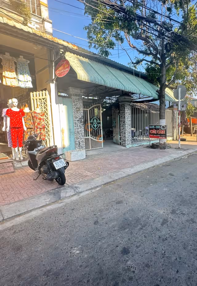 Bán nhà mặt tiền Đường Võ Duy Linh Thành phố Gò Công, Tiền Giang – 2 phòng ngủ, giá 5 tỷ Bán nhà mặt tiền Đường Võ Duy Linh Thành phố Gò Công, Tiền Giang – 2 phòng ngủ, giá 5 tỷ