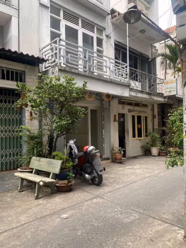 Bán nhà hẻm đường Ba Tháng Hai Quận 10, TP.HCM – 3 phòng ngủ, giá 9.5 tỷ Bán nhà hẻm đường Ba Tháng Hai Quận 10, TP.HCM – 3 phòng ngủ, giá 9.5 tỷ