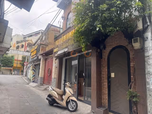 Bán nhà mặt tiền Lương Ngọc Quyến Quận Gò Vấp, TP.HCM – 2 phòng ngủ, giá 3.9 tỷ Bán nhà mặt tiền Lương Ngọc Quyến Quận Gò Vấp, TP.HCM – 2 phòng ngủ, giá 3.9 tỷ