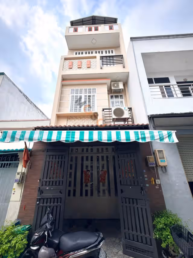 Bán nhà hẻm Chiến Lược Quận Bình Tân, TP.HCM – 4 phòng ngủ, giá 6.3 tỷ Bán nhà hẻm Chiến Lược Quận Bình Tân, TP.HCM – 4 phòng ngủ, giá 6.3 tỷ