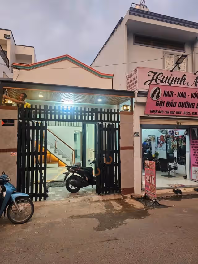 Bán nhà mặt tiền Thới Tứ 2, ấp Thới Tứ Huyện Hóc Môn, TP.HCM – 2 phòng ngủ, giá 3.9 tỷ Bán nhà mặt tiền Thới Tứ 2, ấp Thới Tứ Huyện Hóc Môn, TP.HCM – 2 phòng ngủ, giá 3.9 tỷ