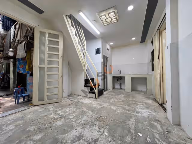 Bán nhà hẻm Nguyễn Chí Thanh Quận 10, TP.HCM – 2 phòng ngủ, giá 3.4 tỷ Bán nhà hẻm Nguyễn Chí Thanh Quận 10, TP.HCM – 2 phòng ngủ, giá 3.4 tỷ