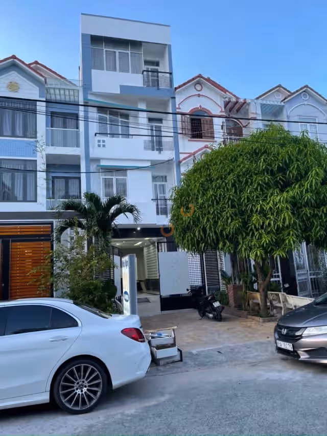 Bán nhà mặt tiền Đường Số 19, KDC Vạn Phát Quận Ninh Kiều, TP. Cần Thơ – 13 phòng ngủ, giá 7.2 tỷ