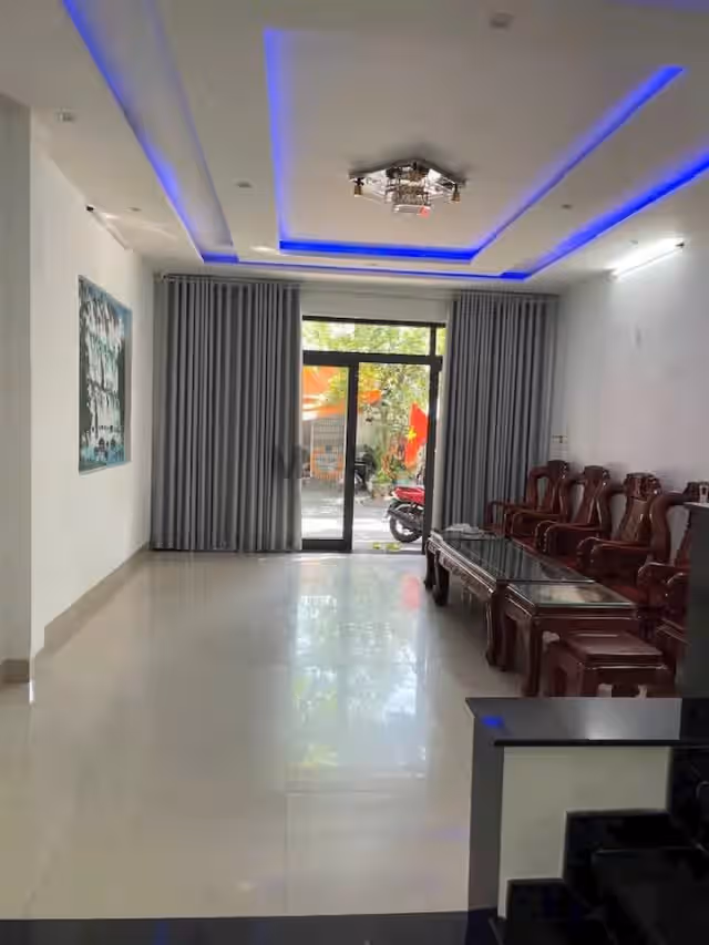 Bán nhà mặt tiền Lê Văn Sỹ Quận Liên Chiểu, TP. Đà Nẵng – 3 phòng ngủ, giá 6.8 tỷ Bán nhà mặt tiền Lê Văn Sỹ Quận Liên Chiểu, TP. Đà Nẵng – 3 phòng ngủ, giá 6.8 tỷ