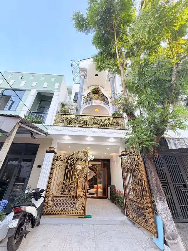 Bán nhà mặt tiền Dương Đức Hiền Quận Liên Chiểu, TP. Đà Nẵng – 4 phòng ngủ, giá 8.2 tỷ Bán nhà mặt tiền Dương Đức Hiền Quận Liên Chiểu, TP. Đà Nẵng – 4 phòng ngủ, giá 8.2 tỷ
