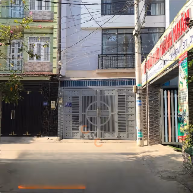 Bán nhà hẻm Song Hành QL 22  Huyện Hóc Môn, TP.HCM – 5 phòng ngủ, giá 7.3 tỷ