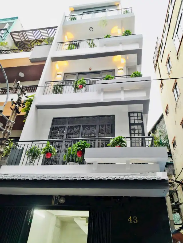 Bán nhà mặt tiền đường số 4 Quận 3, TP.HCM – 7 phòng ngủ, giá 15 tỷ Bán nhà mặt tiền đường số 4 Quận 3, TP.HCM – 7 phòng ngủ, giá 15 tỷ
