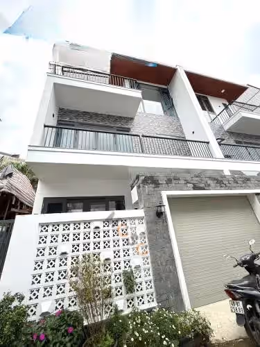 Cho thuê nhà hẻm Vạn Thành Thành phố Đà Lạt, Lâm Đồng – 6 phòng ngủ, giá 15 triệu