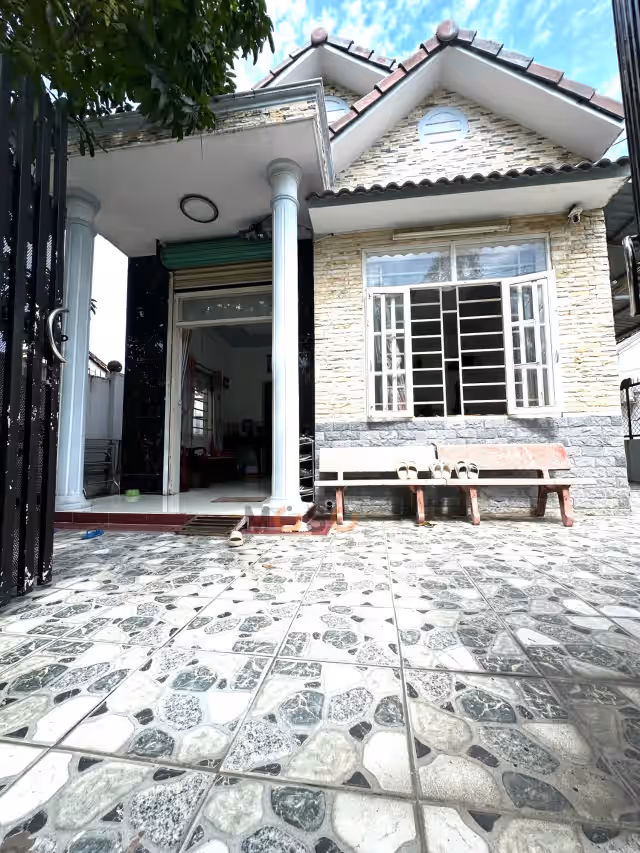 Bán nhà hẻm Ấp 3 Huyện Hóc Môn, TP.HCM – 2 phòng ngủ, giá 4 tỷ Bán nhà hẻm Ấp 3 Huyện Hóc Môn, TP.HCM – 2 phòng ngủ, giá 4 tỷ