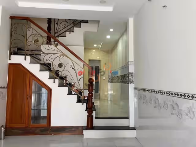 Cho thuê văn phòng Cộng Hoà Tân Bình, TP.HCM – 6 phòng ngủ, giá 25 triệu Cho thuê văn phòng Cộng Hoà Tân Bình, TP.HCM – 6 phòng ngủ, giá 25 triệu