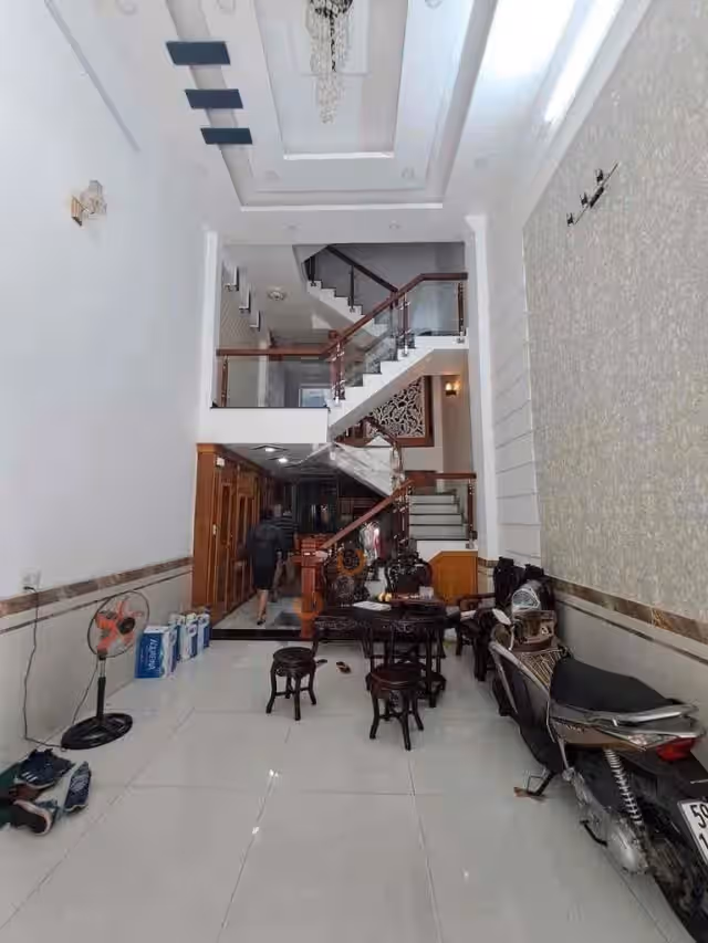 Cho thuê nhà hẻm Trần Thị Trọng Quận Tân Bình, TP.HCM – 4 phòng ngủ, giá 17 triệu Cho thuê nhà hẻm Trần Thị Trọng Quận Tân Bình, TP.HCM – 4 phòng ngủ, giá 17 triệu