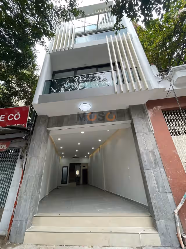 Bán nhà mặt tiền  Lê Thị Riêng Quận 1, TP.HCM – 4 phòng ngủ, giá 33 tỷ