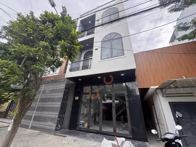 Bán nhà mặt tiền Võ Như Hưng Quận Ngũ Hành Sơn, TP. Đà Nẵng – 4 phòng ngủ, giá 12.2 tỷ