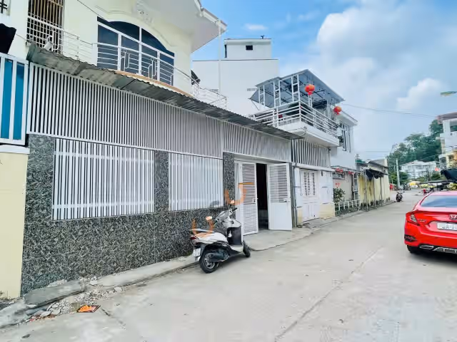 Bán nhà mặt tiền Ngọc Sơn  Thành phố Nha Trang, Khánh Hòa – 2 phòng ngủ, giá 3.9 tỷ