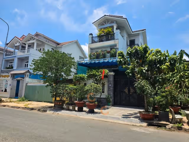 Bán nhà mặt tiền đường số 20 Quận 9, TP.HCM – 4 phòng ngủ, giá 19.3 tỷ Bán nhà mặt tiền đường số 20 Quận 9, TP.HCM – 4 phòng ngủ, giá 19.3 tỷ