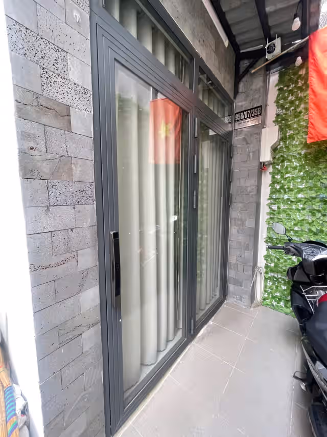 Bán nhà hẻm đường Lạc Long Quân Quận Tân Bình, TP.HCM – 3 phòng ngủ, giá 4.5 tỷ Bán nhà hẻm đường Lạc Long Quân Quận Tân Bình, TP.HCM – 3 phòng ngủ, giá 4.5 tỷ