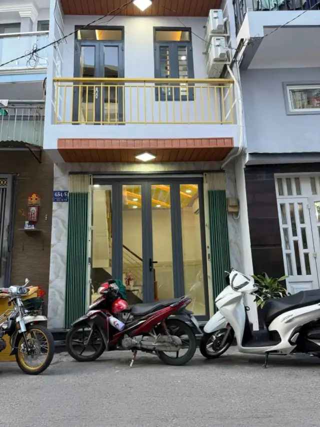 Bán nhà hẻm đường Lạc Long Quân Quận Tân Bình, TP.HCM – 2 phòng ngủ, giá 3.2 tỷ
