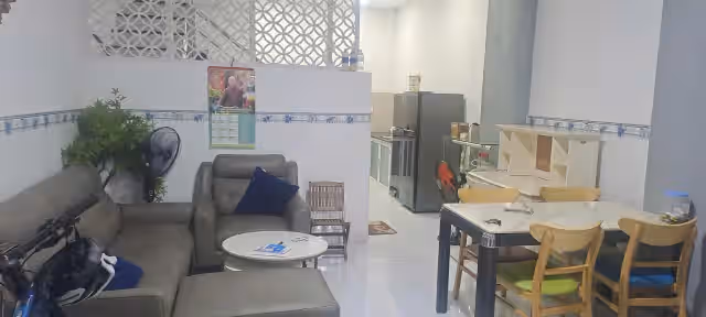 Bán nhà hẻm Lạc Long Quân Quận Tân Bình, TP.HCM – 2 phòng ngủ, giá 4.5 tỷ Bán nhà hẻm Lạc Long Quân Quận Tân Bình, TP.HCM – 2 phòng ngủ, giá 4.5 tỷ