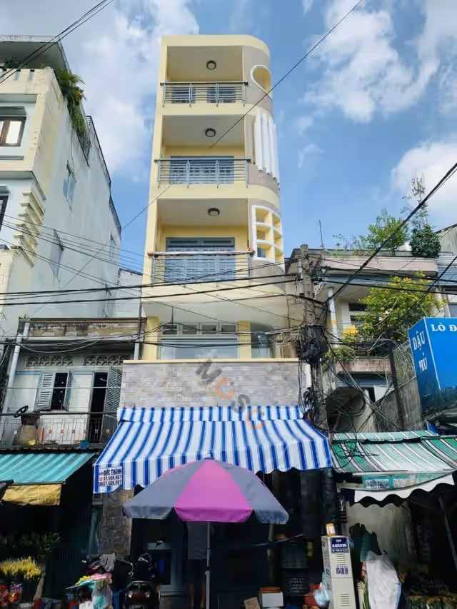 Cho thuê nhà mặt tiền Nguyễn Duy Dương Quận 10, TP.HCM – 4 phòng ngủ, giá 27.5 triệu Cho thuê nhà mặt tiền Nguyễn Duy Dương Quận 10, TP.HCM – 4 phòng ngủ, giá 27.5 triệu