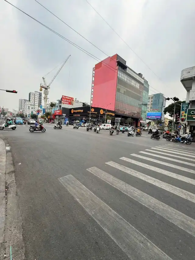 Cho thuê nhà hẻm Phan Đăng Lưu Quận Phú Nhuận, TP.HCM – 4 phòng ngủ, giá 36 triệu