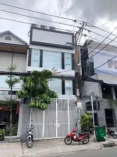 Cho thuê nhà hẻm Quận 10, TP.HCM – 4 phòng ngủ, giá 60 triệu Cho thuê nhà hẻm Quận 10, TP.HCM – 4 phòng ngủ, giá 60 triệu