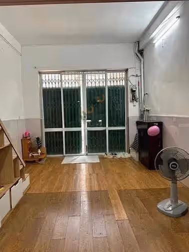 Cho thuê nhà mặt tiền Quận 11, TP.HCM – 2 phòng ngủ, giá 15 triệu Cho thuê nhà mặt tiền Quận 11, TP.HCM – 2 phòng ngủ, giá 15 triệu