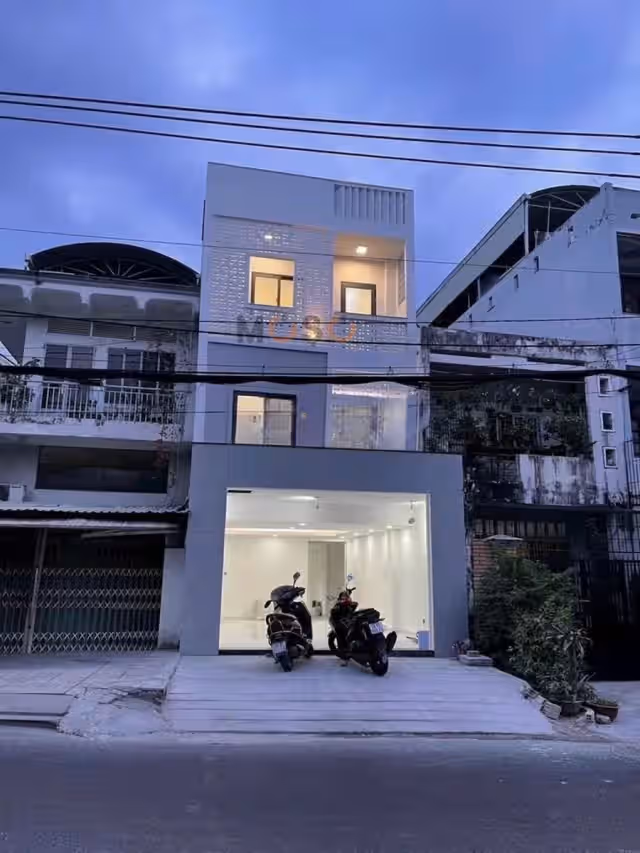Cho thuê nhà mặt tiền Đường Phạm Văn Bạch Tân Bình, TP.HCM – 4 phòng ngủ, giá 25 triệu