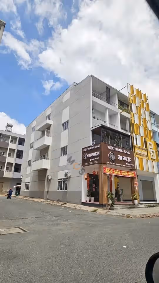 Bán nhà mặt tiền Huỳnh Thúc Kháng Thành phố Thủ Dầu Một, Bình Dương – 4 phòng ngủ, giá 12 tỷ