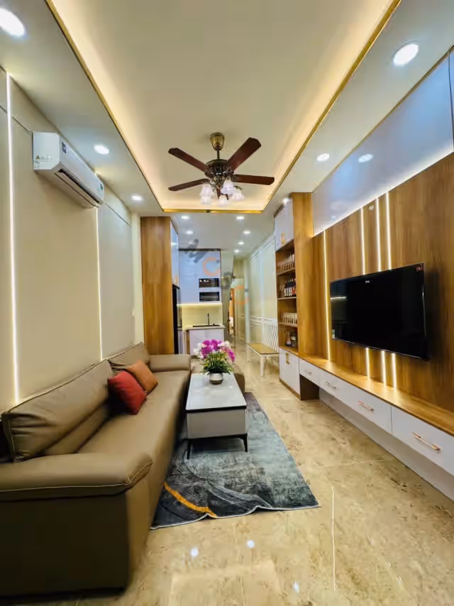 Bán nhà hẻm Lạc Long Quân Quận Tân Bình, TP.HCM – 3 phòng ngủ, giá 5 tỷ Bán nhà hẻm Lạc Long Quân Quận Tân Bình, TP.HCM – 3 phòng ngủ, giá 5 tỷ