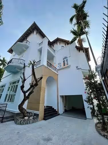 Cho thuê nhà hẻm Quận 11, TP.HCM – 5 phòng ngủ, giá 30 triệu Cho thuê nhà hẻm Quận 11, TP.HCM – 5 phòng ngủ, giá 30 triệu